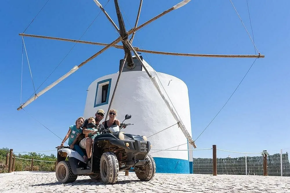 Raue Piste im Hinterland der Algarve während der Quad-Tour
