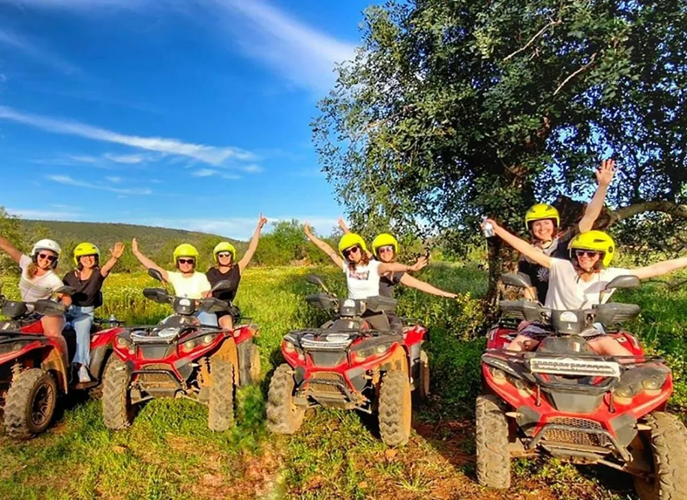 Traditionelle portugiesische Häuser im Hinterland der Algarve